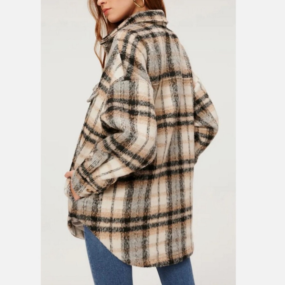 Good American Neutral Shacket - image 7